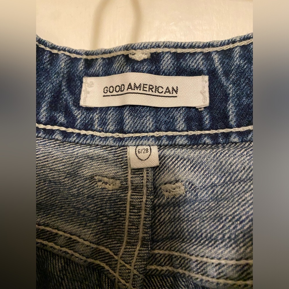 Good American cut off shorts - Picture 2 of 7
